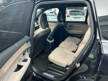 VOLVO XC90 T8 AWD Ultra Facelift LR Luft Pano 360 7Sit
