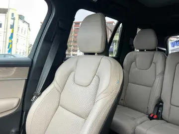 VOLVO XC90 T8 AWD Ultra Facelift LR Luft Pano 360 7Sit