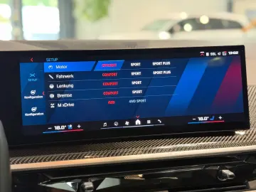 BMW X5 M Competition 1.H AKRA ACC H&K PANO CARBON