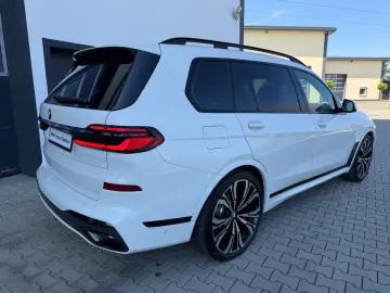 BMW X7 40d M-PRO SKY CARBON AHK MASSAGE STHZ ICONIC