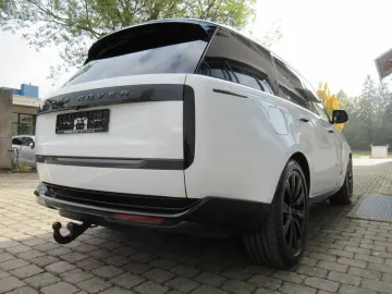 LAND ROVER NEW P460e AUTOBIOGRAPHY BLACK SV BESPOKE eAHK 22