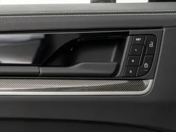 PORSCHE Cayenne Turbo E-Hybrid   VOL AUSSTATTUNG!!!