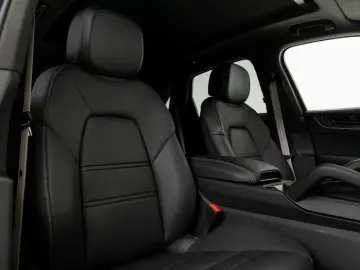 PORSCHE Cayenne Turbo E-Hybrid   VOL AUSSTATTUNG!!!