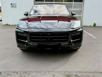 PORSCHE Cayenne Coupe Turbo E-Hybrid mit GT-Paket Burmes