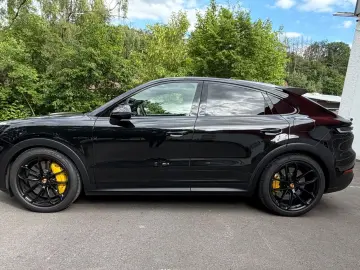 PORSCHE Cayenne Coupe Turbo E-Hybrid mit GT-Paket Burmes