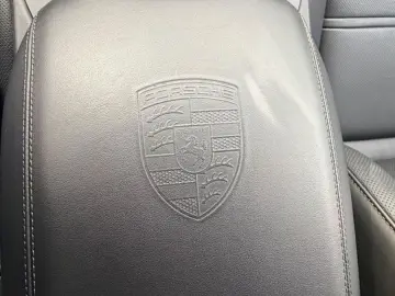 PORSCHE Cayenne Coupe Turbo E-Hybrid mit GT-Paket Burmes