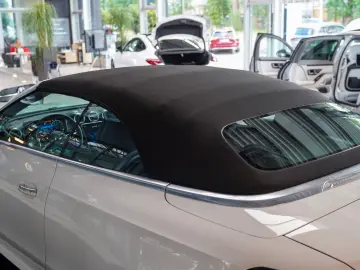 MERCEDES-BENZ CLE 180 Cabrio AMG Line Night Vielspei…