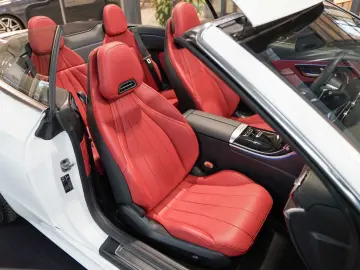 MERCEDES-BENZ CLE 220 d Cabrio AMG Line Night powerr…