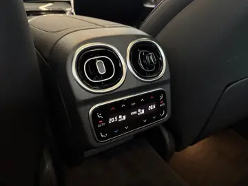 MERCEDES-BENZ C 220d AMG  DIGITAL-LIGHT NAVI DAB AHK 360
