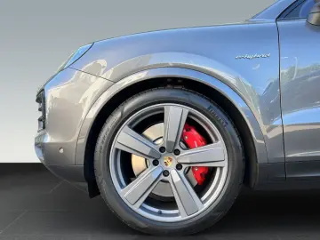 PORSCHE Cayenne S E-Hybrid Coupe Sportabgas. Hinterachsl