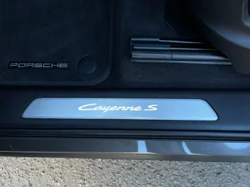 PORSCHE Cayenne S E-Hybrid Coupe Sportabgas. Hinterachsl