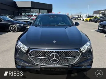 MERCEDES-BENZ E 300 de AMG Sport Night Distr Pano AH…