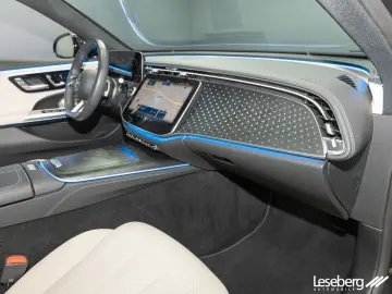 MERCEDES-BENZ E 220 d AMG DIG.LIGHT Night Distro. Bu…