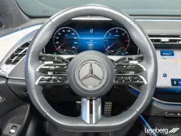 MERCEDES-BENZ E 220 d AMG DIG.LIGHT Night Distro. Bu…