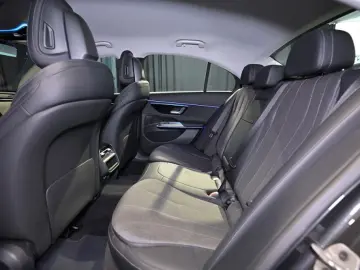 MERCEDES-BENZ E 200 AHK LED KAMERA NAVI