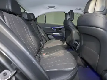 MERCEDES-BENZ E 200 AHK LED KAMERA NAVI
