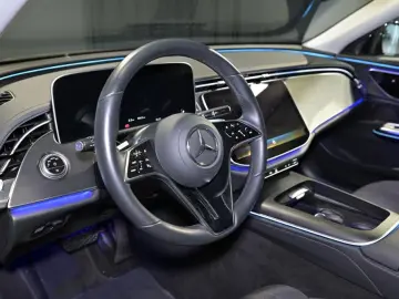 MERCEDES-BENZ E 200 AHK LED KAMERA NAVI