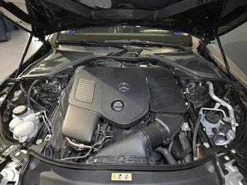 MERCEDES-BENZ E 200 AHK LED KAMERA NAVI