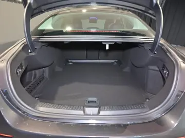 MERCEDES-BENZ E 200 AHK LED KAMERA NAVI