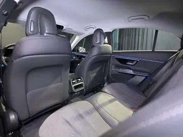 MERCEDES-BENZ E 200 AHK LED KAMERA NAVI