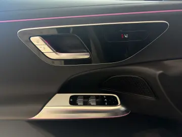 MERCEDES-BENZ E 200 Avantgarde Totwinkel SHZ LED Keyless 18