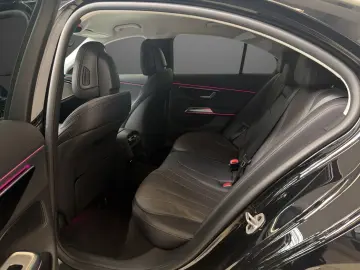 MERCEDES-BENZ E 200 Avantgarde Totwinkel SHZ LED Keyless 18
