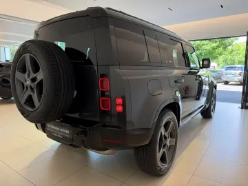 LAND ROVER Defender 110 D300 X-Dynamic SE AHK PANO HUD WKP