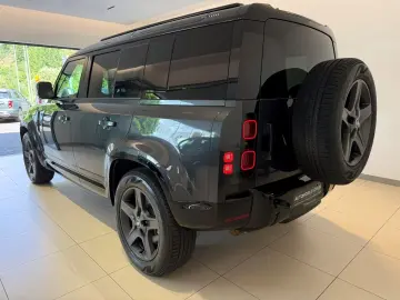 LAND ROVER Defender 110 D300 X-Dynamic SE AHK PANO HUD WKP