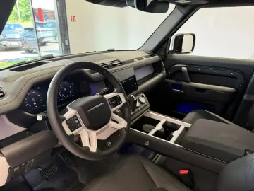 LAND ROVER Defender 110 D300 X-Dynamic SE AHK PANO HUD WKP