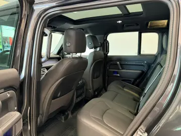 LAND ROVER Defender 110 D300 X-Dynamic SE AHK PANO HUD WKP