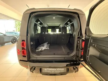 LAND ROVER Defender 110 D300 X-Dynamic SE AHK PANO HUD WKP