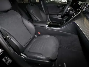 MERCEDES-BENZ C 300 d AMG MBUX 360  DIG-LED AHK Nigh…