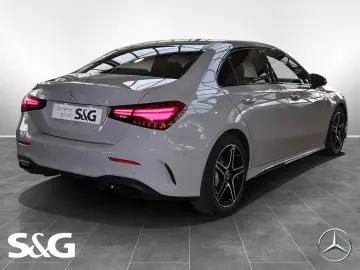 MERCEDES-BENZ A 200 Limousine AMG RüKam M-LED AHK Di…