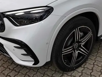 MERCEDES-BENZ GLC 300 d 4M AMG Distronic 360  DI-LED…