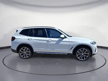 BMW X3 xDrive20d Standheizung ACC Pano-Dach AHK