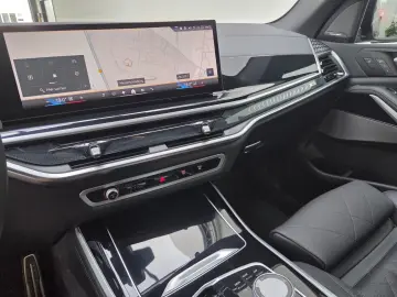 BMW X5 xDr40d M Sport 7Seats Luft Standhzg. ACC 360