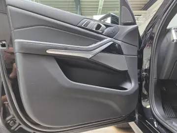 BMW X5 xDr40d M Sport 7Seats Luft Standhzg. ACC 360