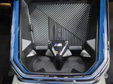 BMW X3 M50 Pro Pano AHK 21Zoll Sitzlüftung ACC 360