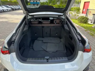 BMW i4 Gran Coupe M50 Sitzbelueftung Head Up Laser