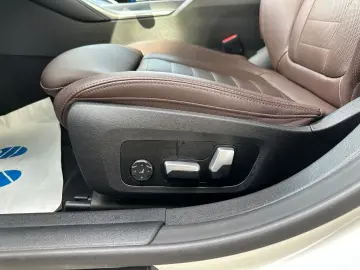 BMW i4 Gran Coupe M50 Sitzbelueftung Head Up Laser
