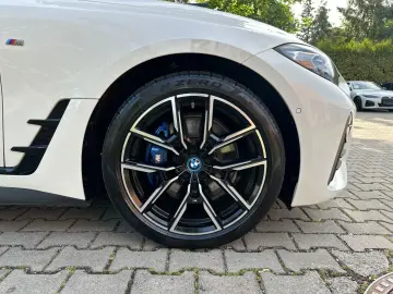 BMW i4 Gran Coupe M50 Sitzbelueftung Head Up Laser