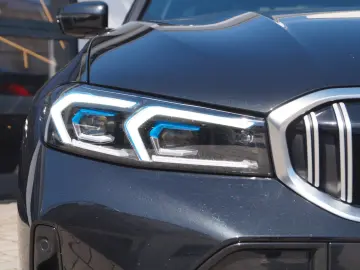 BMW 330e M Sport  HUD  Leder  Memory  InnoDrive