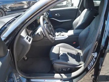 BMW 330e M Sport  HUD  Leder  Memory  InnoDrive