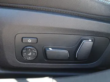 BMW 330e M Sport  HUD  Leder  Memory  InnoDrive