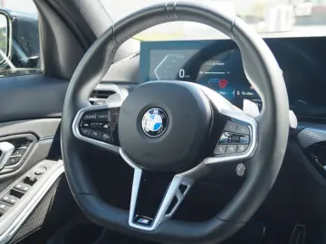BMW 330e M Sport  HUD  Leder  Memory  InnoDrive