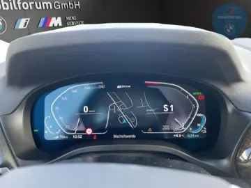 BMW X3 xDrive30e AHK HUD 360Kamera 19 Zoll LenkradHZ