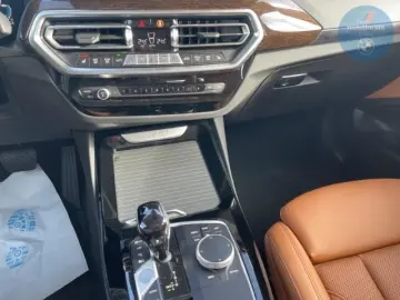 BMW X3 xDrive30e AHK HUD 360Kamera 19 Zoll LenkradHZ