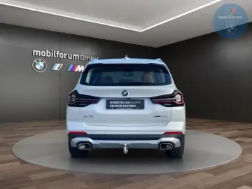 BMW X3 xDrive30e AHK HUD 360Kamera 19 Zoll LenkradHZ