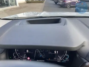 BMW X3 xDrive30e AHK HUD 360Kamera 19 Zoll LenkradHZ