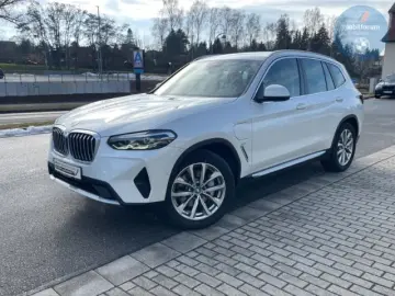BMW X3 xDrive30e AHK HUD 360Kamera 19 Zoll LenkradHZ
